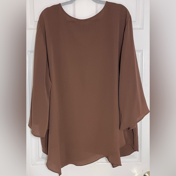 EST. 1946 Women’s Plus Size Asymmetrical Top 3/4 Button Sleeves Size 26/28 Brown - Picture 4 of 4
